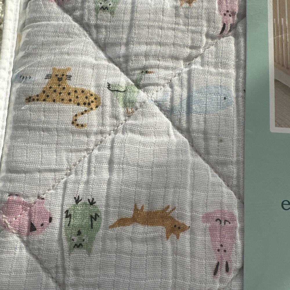 NEW ADEN + ANAIS 3 PIECE CRIB BEDDING SET ANIMALS & ALPHABET - Picture 3 of 14